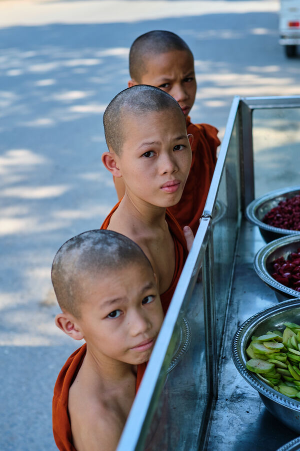 Mandalay, Myanmar 2019 — documentary photograph by Volkan Çolak
